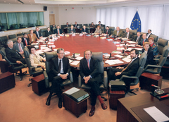 Groepsfoto Commissie Santer (1995-1999)